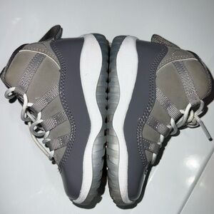 Jordan 11s Retro Toddler Cool Grey size 6c